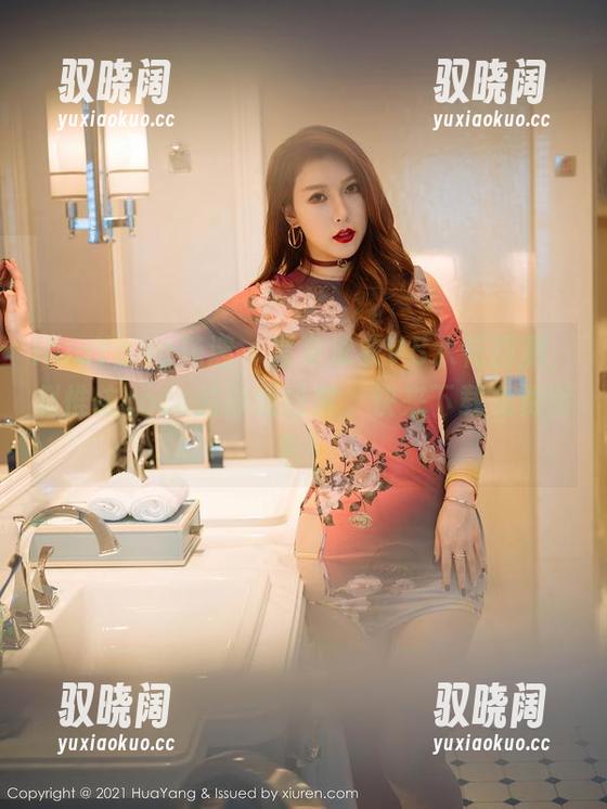 HuaYang花漾 - 紧身泳衣VS水花四溅，赵惟依coco的泳池日常，快来下载免费图包！