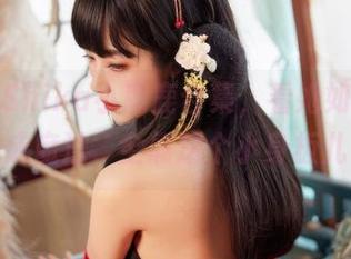 最新的Shika小鹿鹿合集，看她如何把纯白演绎成魔法，全靠这个小身板儿了吧。