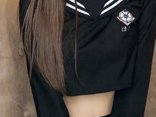 UGirls尤果网 - 张馥棋这《女友》资源，你随便一张都足以当桌面的！叫人怎么专注工作呢。