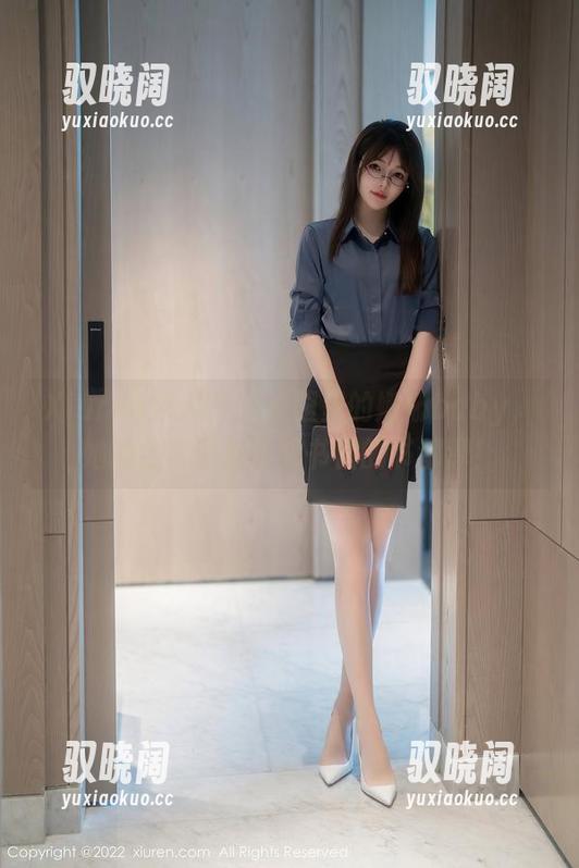 Xiuren秀人网 - 校园里的娜娜baby，她的全套图包比图书馆的书都厚！