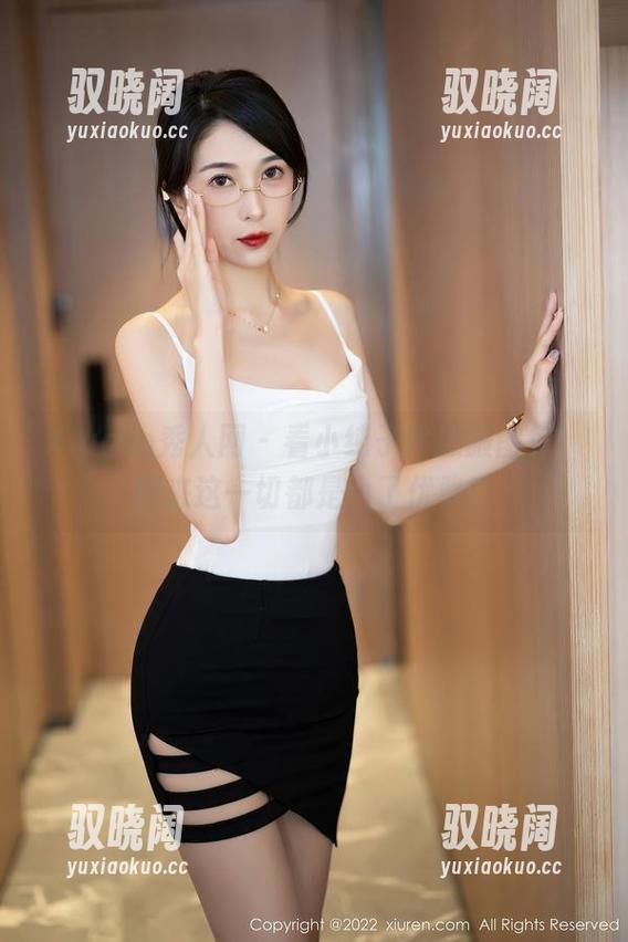 Xiuren秀人网 - 看小纯子体操服图包，原来这一切都是为了优雅！