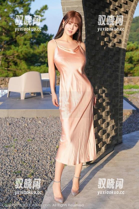 Xiuren秀人网 - 走进林文文的纯白写真，可能会无意中眯眼。