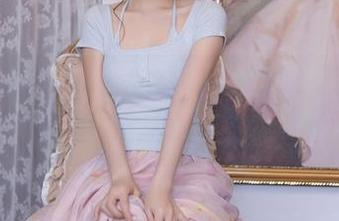 Xiuren秀人网 - 作品里的爱丽莎Lisa，修女风的冷酷与热情碰撞
