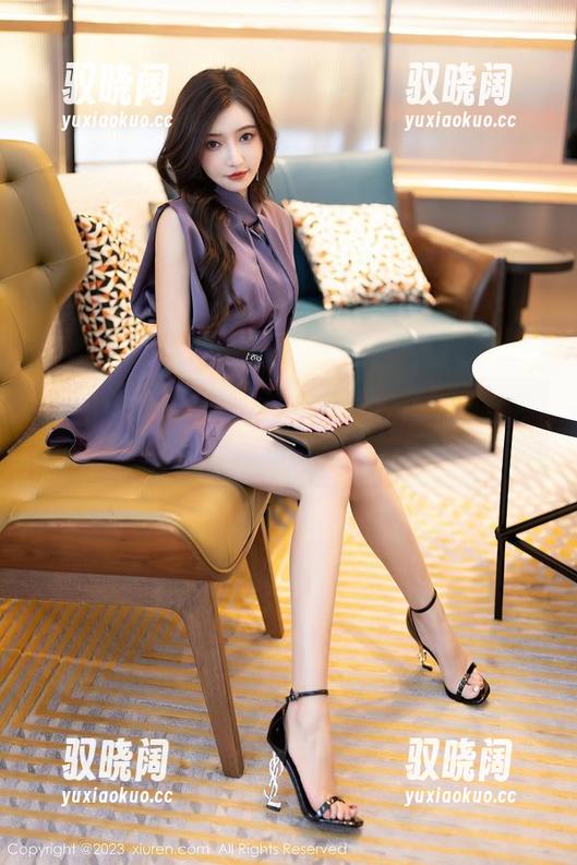Xiuren秀人网 - 白衬衫变身物语——米妮大萌萌的美图合集，脑洞大开