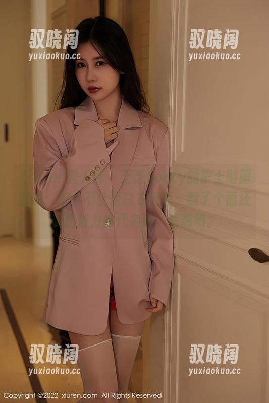 Xiuren秀人网 - 芝芝booty的护士制服图集：护士不止是白衣天使，翻了个面还能是魅力的代名词，来瞧瞧。