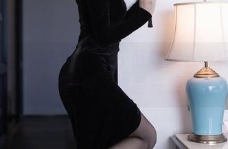 Xiuren秀人网 - 关于陈茜妮zoe和她的白裙：下载图包之前我先想理清思路