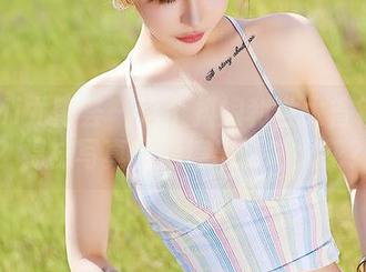 YouMi尤蜜荟 - 这个抖娘利世太省钱了吧？棉袜写真也能擦出精彩火花？