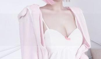 eloise软软的私拍：女仆长裙里的不为人知花絮，哈哈，资源到手了！