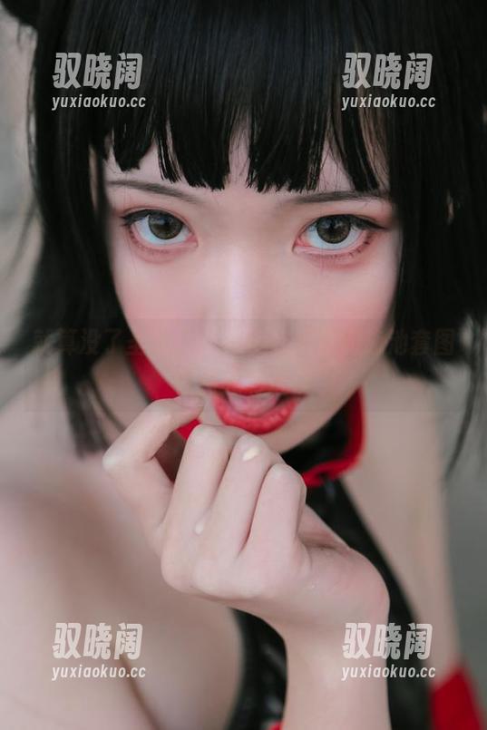 就算没了圣光，fushii_海堂的泳池套图依然光彩璀璨