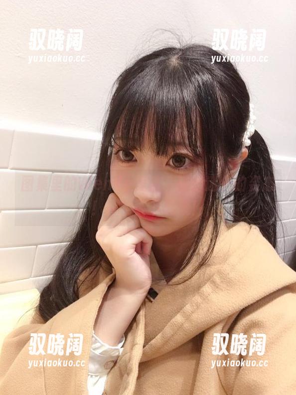 图集里的Wendy美足，踏出迷人的姿态！一定要下载哦！