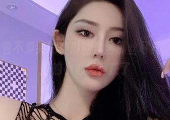 微密圈 - 看不爱笑的赛琳的渔网黑丝写真，果然又被她的小心思俘获了