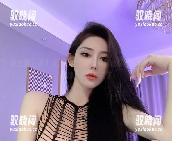 微密圈 - 看不爱笑的赛琳的渔网黑丝写真，果然又被她的小心思俘获了