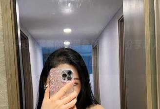 微密圈 - 不爱笑的赛琳的完美身材图库，分享让人小心心砰砰的每一幅画面！