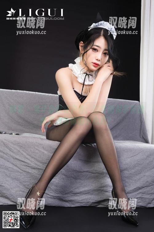 丽柜 - 兔子身影在户外：这套图似乎在撩拨着我隐秘的小心思？