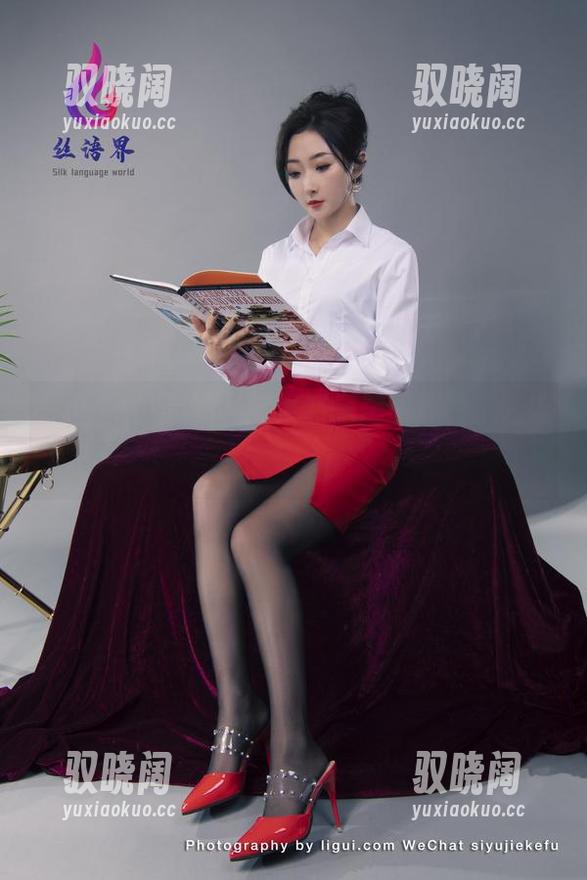 丽柜 - 钟晴这JK，果然是美图界的‘嘻哈女王’！