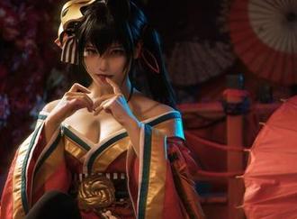 私拍中的不小心：伊喵君_Nya与Nikke胜利女神尤妮都想偷懒？
