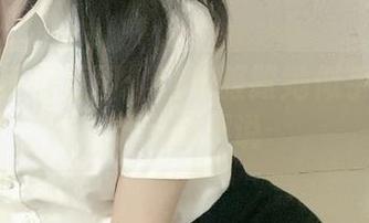 倦倦喵汉服原图：这衣服跟她似乎有种默契不得不说