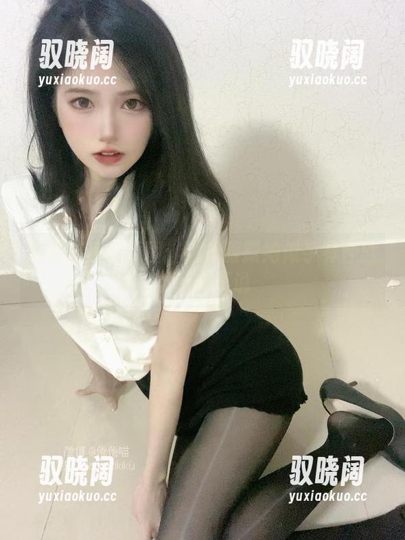 倦倦喵汉服原图：这衣服跟她似乎有种默契不得不说