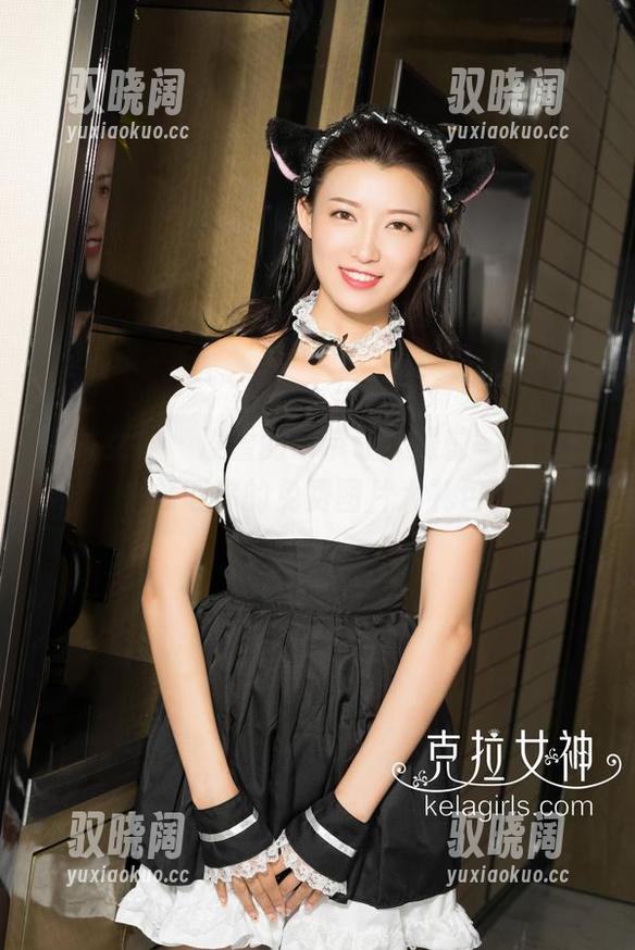 克拉女神 - 凌雪的吊带让人眼前一亮，快来领取你的免费图片大礼包！