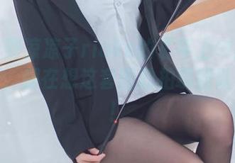 每次看到凉凉子rioko的《年上の韵》护士视频，都在想这套图的拍摄团队多牛啊！