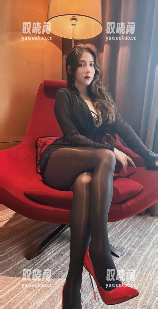 可可西yyy 微密圈 - 一组黑白,图片里的可可西yyy让我一时无法自拔,这是啥迷人的“陷阱”?