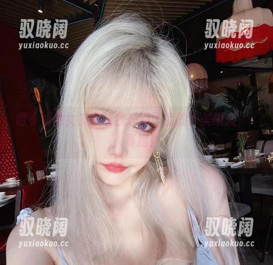 啾小妍的女友照让我想到了我的审美眼光，欸，真捞！