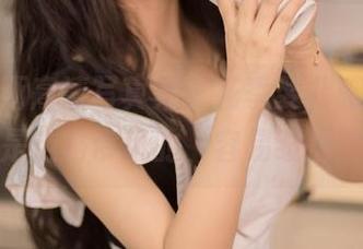 喵糖映画高清写真集：花季婴儿肥少女，个个都是走路带风的“容易皱眉的小蛋”