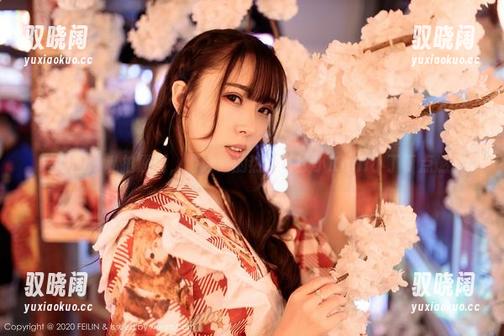 嗲囡囡 - 私拍原图，游泳池的热度都被小Kaili小丁丁点燃了
