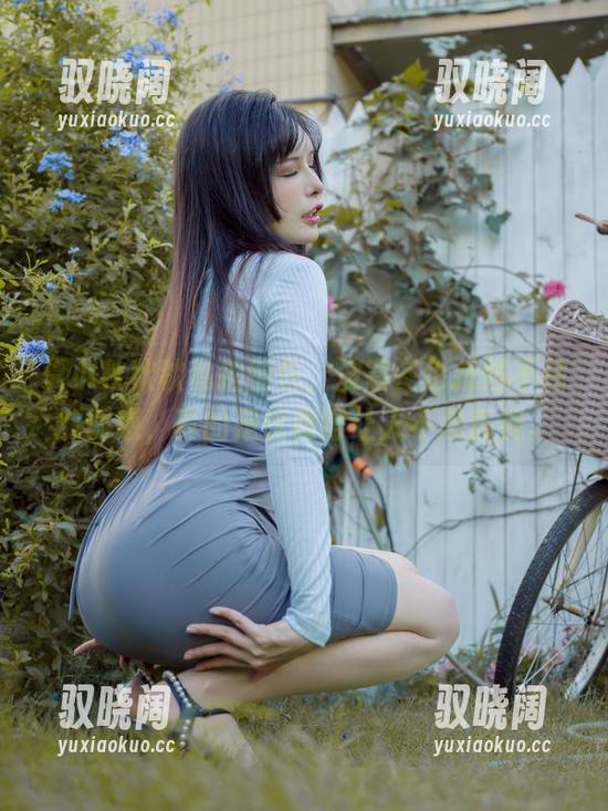 夏小秋秋秋私拍图包，波塞冬也抵挡不住的诱惑，真的是优雅得让人不忍直视。