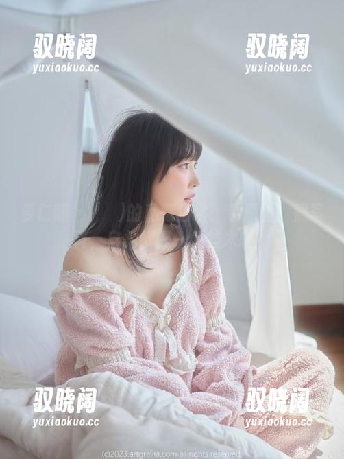 姜仁卿(강인경)的私藏日常：看原图、照写真，自拍都是一门技术啊！