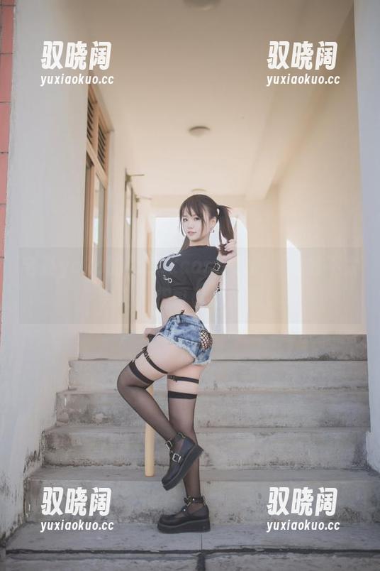 宅夏yoko的死库水cos，水的深度我不太会游，但可以潜水啊！