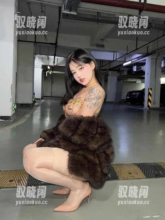 微密圈 - 哎呀，小u优优子的这组作品《学姐》，一看就知道她是那种“别人家的学姐”！我就感到伤心。