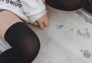 少女秩序 - 小葵的美图扫到眼帘，清纯气质中夹杂着几分不务正业的怪癖。