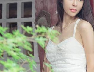 尤果网 - 小心！贝拉的兔女郎写真，腹肌加兔耳，诱惑满分。