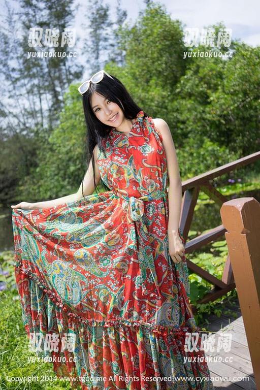 推女神 - 可儿Kayen在黑色的原图中，似乎有种“我要偷偷辣”的气息，调调也不赖哦。