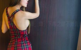 推女郎 - 谭冰的裸足写真集，嗨，下载之前不如先感叹一下！