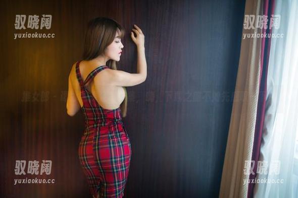 推女郎 - 谭冰的裸足写真集，嗨，下载之前不如先感叹一下！