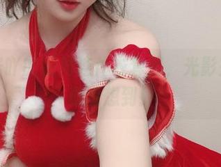 是依酱吖的镭射连体衣套图，光影交错，真没想到！