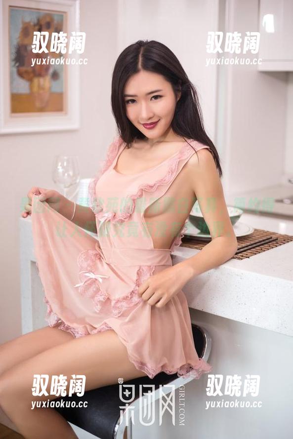 果团网-黄歆苑 果团网 - 黄歆苑的最新黑白写真,简约得让人怀疑究竟有没有个边界。