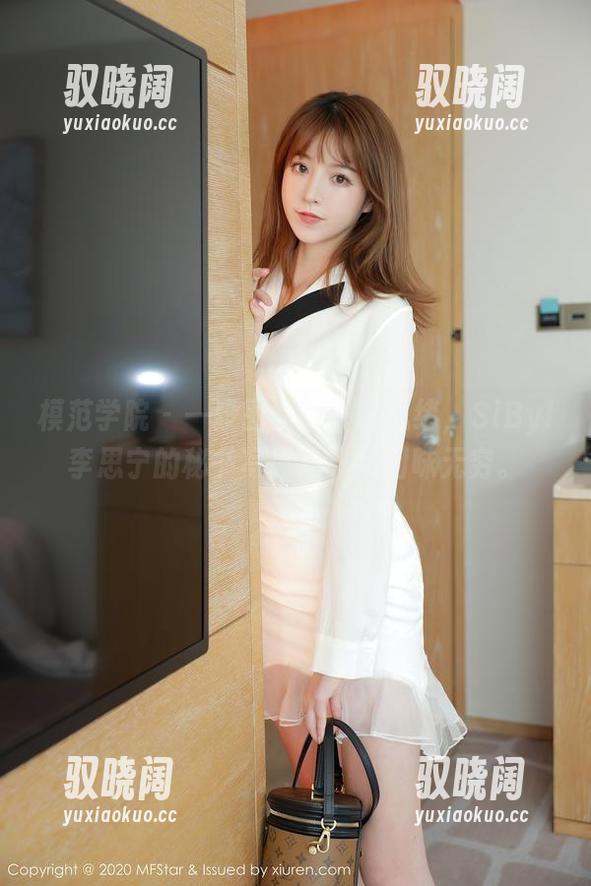 模范学院-SiByl李思宁 模范学院 - 一段图集,一瞬思绪,SiByl李思宁的秘书写真总让我回味无穷。
