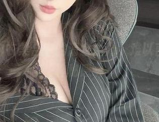 法式内衣集合中的清水由乃，难以言喻的神秘感啊