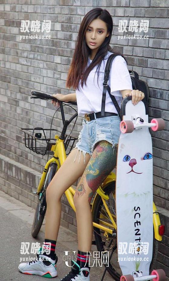 爱尤物 - 最新动态：李丽莎的礼服作品，这种绚丽程度，天空都为之低头吗？