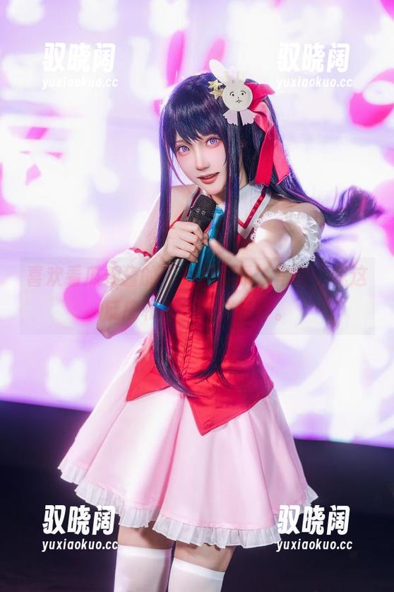 喜欢看瓜希酱的‘布莱默顿’写真，我这反应和那鱼一样愣神。
