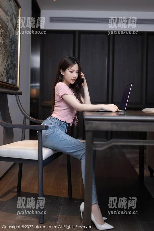 秀人网 - 当Jennifer小若的妹妹遇上镜头：照片里藏着的小秘密