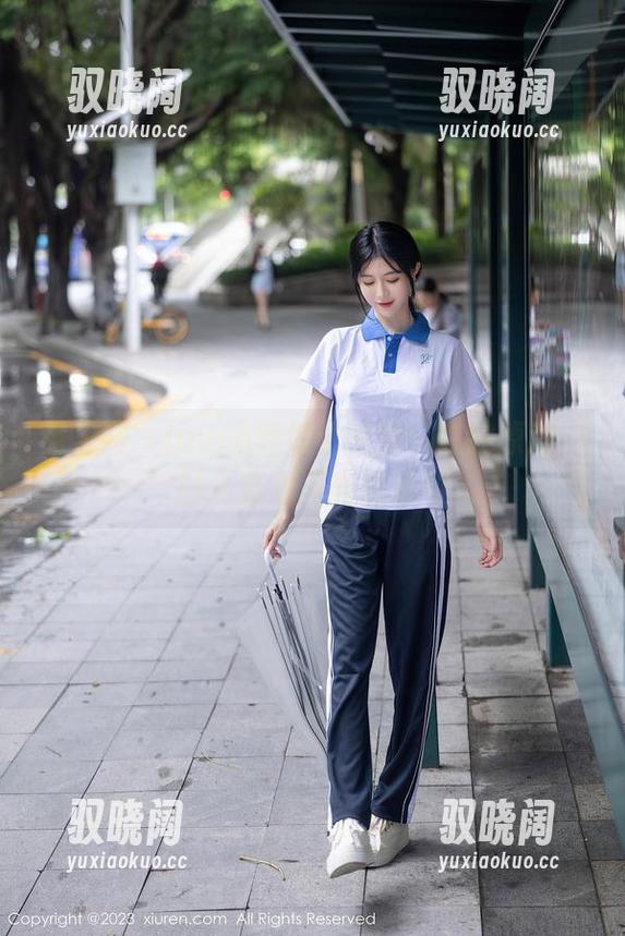 秀人网 - laura阿姣泳衣秀：在线原图，让人意想不到的极致