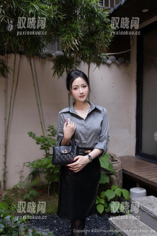 秀人网 - 可乐Vicky的悠闲时光：睡衣写真，你会愿意牺牲几小时吗？