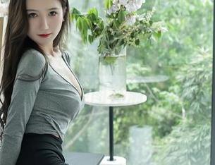 秀人网 - 不可思议的短裤：奶芙乔乔教你如何让美图充满生机！