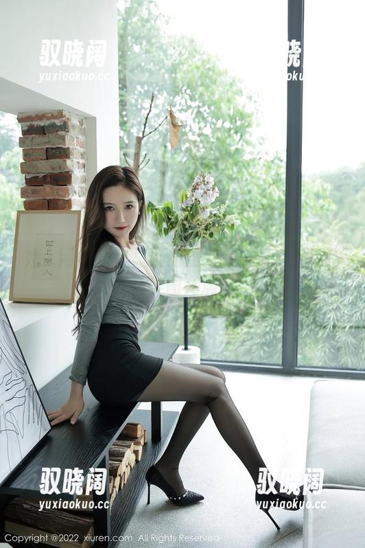 秀人网 - 不可思议的短裤：奶芙乔乔教你如何让美图充满生机！