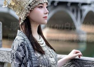 秀人网 - 揭开媃柔rourou白衬衫的高清奥秘：图册里的每一折都像在撩你！