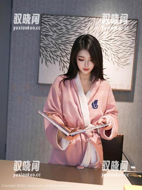 秀人网 - 在线查看，安妮Tess的镂空系列，气氛有点意思，细节玩得真巧妙